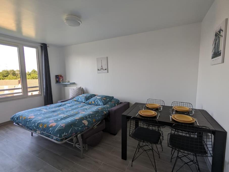 Appart Tout Confort Tres Proche Rer A Torcy  Exterior foto